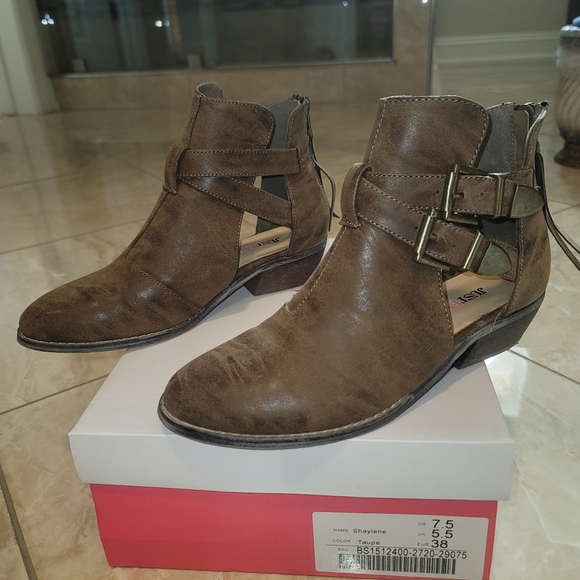 Womens Booties - Picture 3 of 4